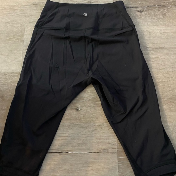 Lululemon Drop It Like It’s Hot Crop Leggings size 8 - Picture 3 of 3